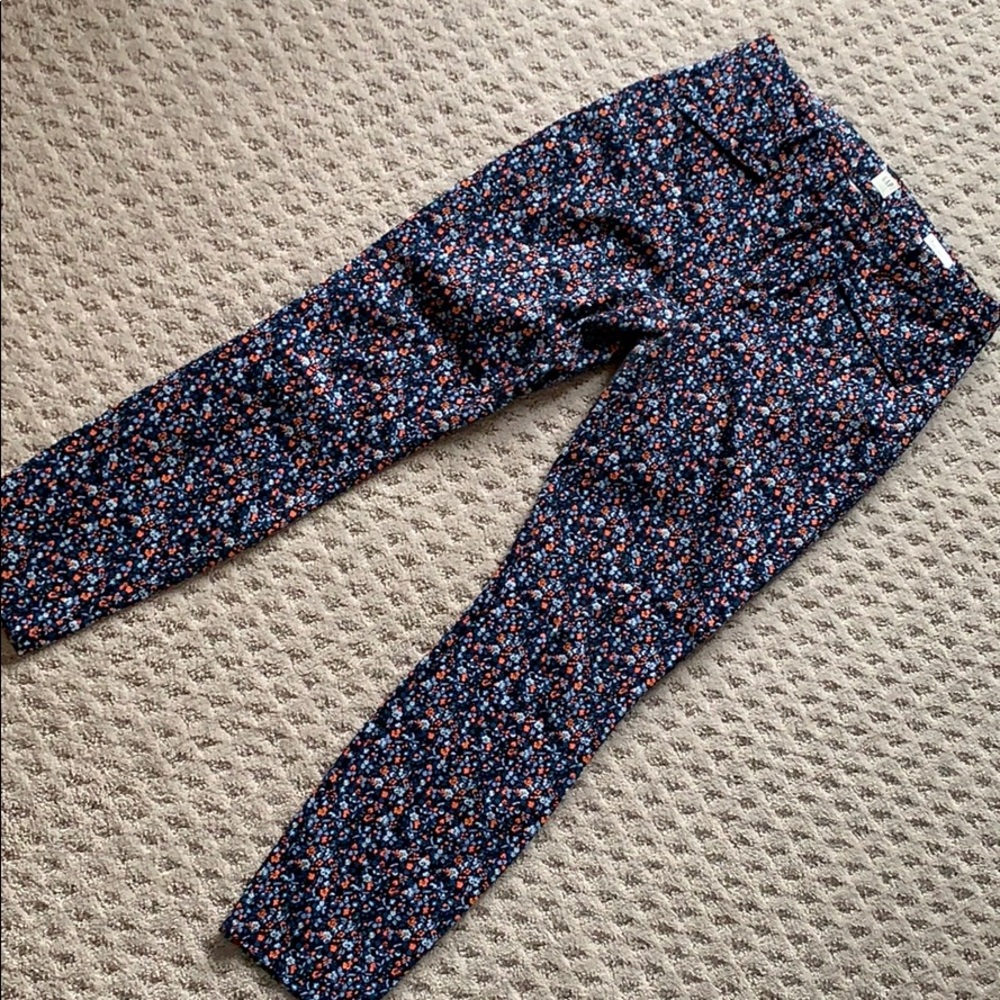 Gap pattern pants